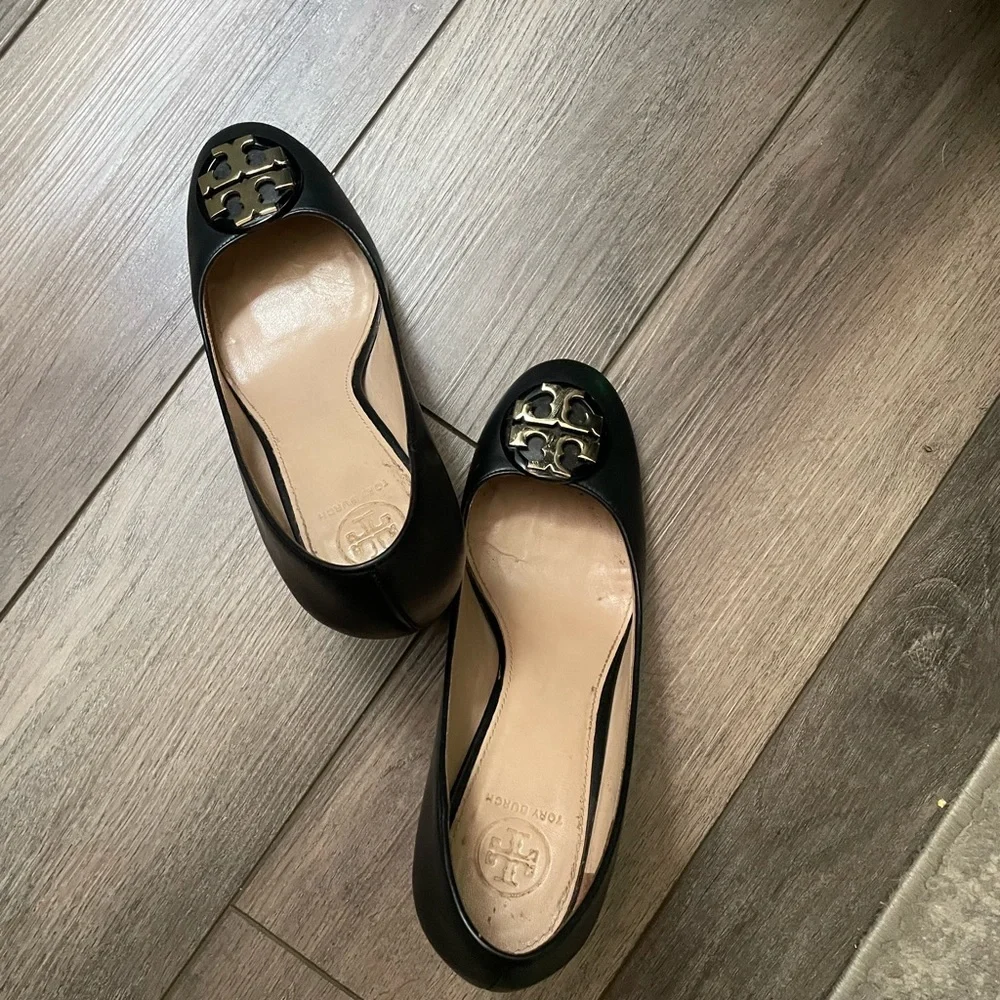 COPY - Authentic Tory Burch With Gold Logo